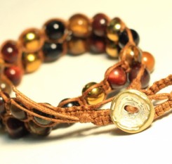 Браслет Золотце (тигровый, бычий, соколиный глаз и бусина под золото) 8 мм