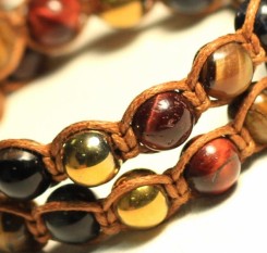 Браслет Золотце (тигровый, бычий, соколиный глаз и бусина под золото) 8 мм