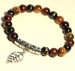 Браслет-талисман с глазковыми камнями и ажурным бейлом