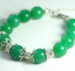 Браслет из нефрита Зеленое золото