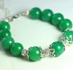 Браслет из нефрита Зеленое золото