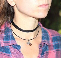 Чокер на бархатной ленте и шнуре Корона и тигровый глаз