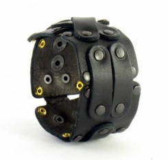 Кожаный браслет (P611) черный