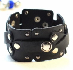 Кожаный браслет (P611) черный