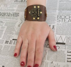 Кожаный фигурный браслет в стиле Стимпанк