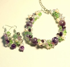 Браслет из микса камней Аметистовый цветок