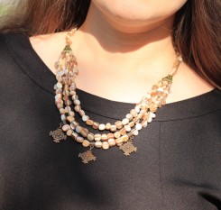 Бусы из перламутра со згардами Мавка