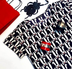 Черный кожаный браслет унисекс с золотой вставкой