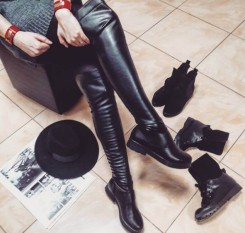 Черный кожаный браслет унисекс с золотой вставкой