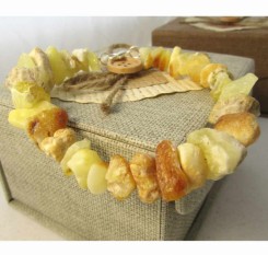 Браслет светлый янтарь натуральный нешлифованный 12г