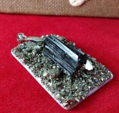 Кулон с черным турмалином в пирите