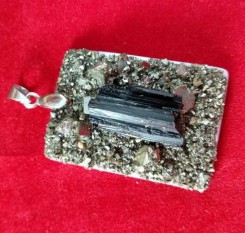 Кулон с черным турмалином в пирите