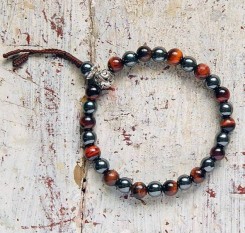 Четки-браслет из гематита и бычьего глаза