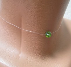 Колье невидимка с фианитом зеленым