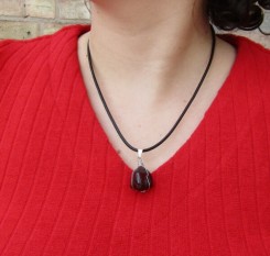 Кулон с гранатом альмандин