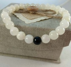 Браслет из оникса Инь-Янь 