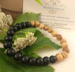 Защитный йога-браслет из дерева и матового оникса