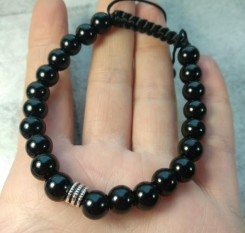 Браслет із чорного оніксу для сили і здоров'я