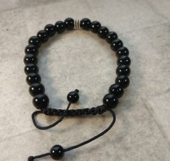 Браслет із чорного оніксу для сили і здоров'я