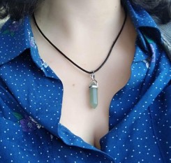 Кулон с нефритом (кристалл)