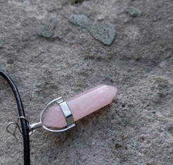 Кулон-шестигранник с розовым кварцем