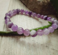 Браслет из аметиста на защиту от негатива