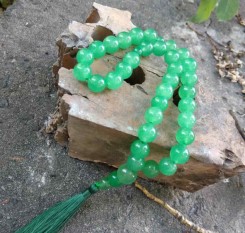 Четки из хризопраза на 33 камня Денежные Потоки