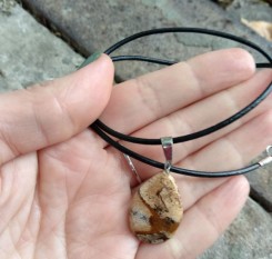 Кулон капелька из яшмы пейзажной