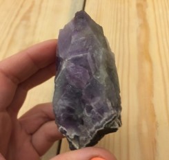 Большой кристалл шевронного аметиста, 150 грамм