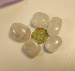 Кусочек горного хрусталя 4 грамма с отверствием