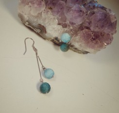 Срібні сережки із апатиту і ларимару на цепочках