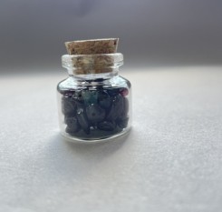 Сувенирная бутылочка из камнем гранат