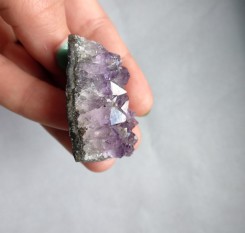 Друза темно-фиолетового аметиста 42г, Уругвай