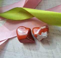 Камінь для медитацій та захисту з червоної яшми