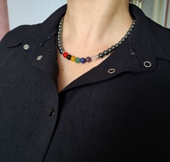 Буси-гармонізатор із гематиту і каменів по чакрам