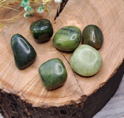 Галтовка натурального нефриту