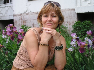 Цитриновый браслет на руке