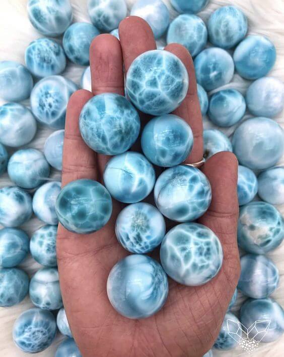 Фото каменю ларимар шар